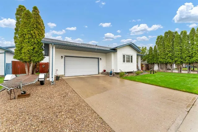 2121 Hull Way, Medicine Hat 3