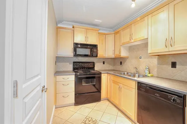 1813 25 Ave #18, Calgary 3