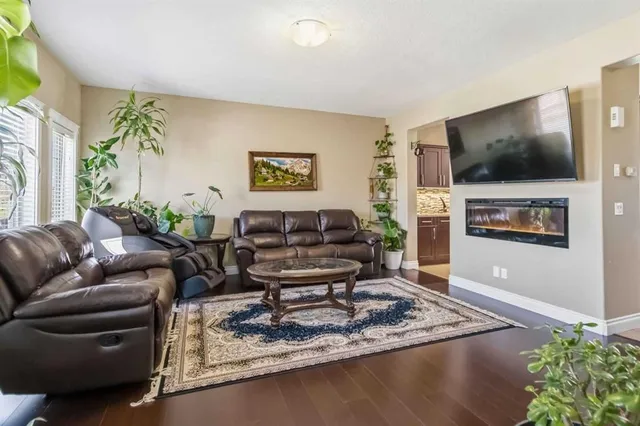 300 Sparrow Hawk Dr #19, Fort McMurray 5