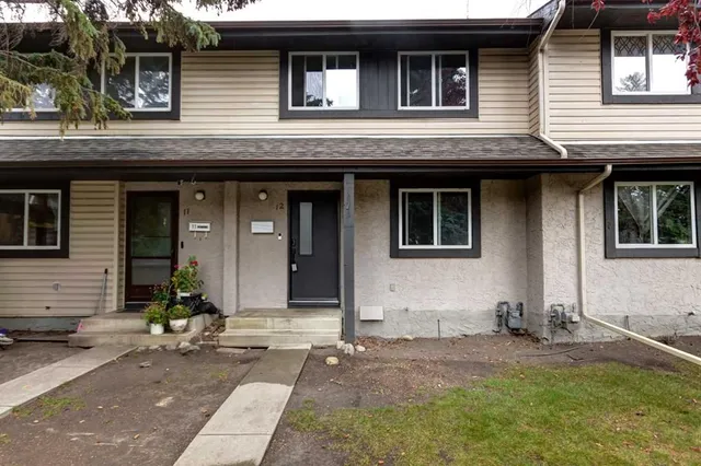 310 Brookmere Rd #12, Calgary 3