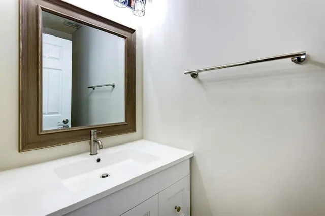 310 Brookmere Rd #12, Calgary 5