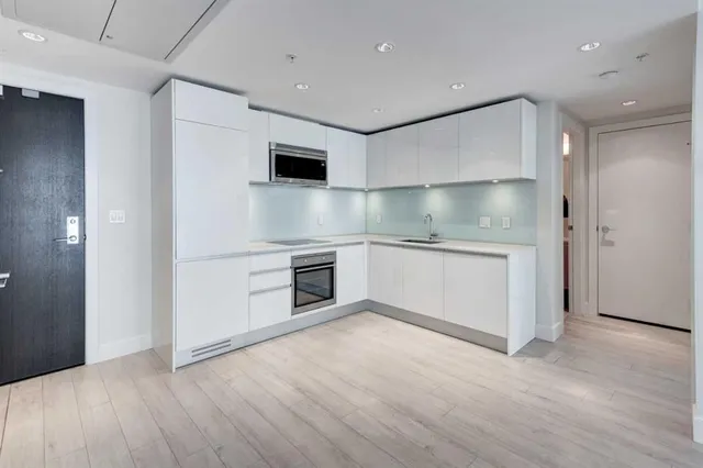 1188 3 St #805, Calgary 5