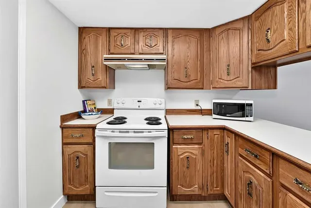3730 50 St #308, Calgary 5