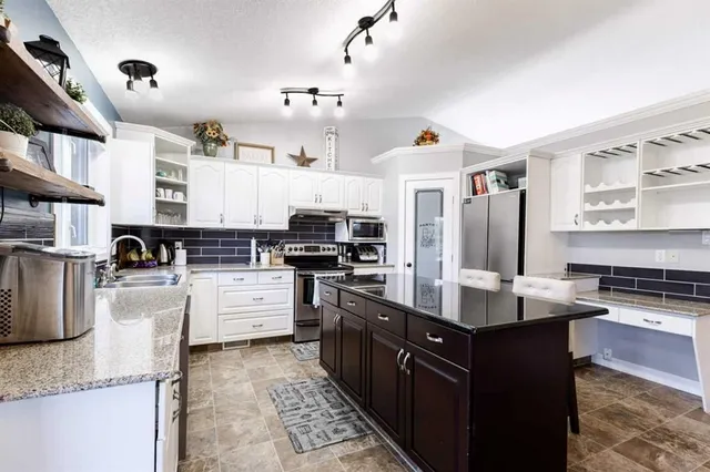 6019 Park Place, Taber 4