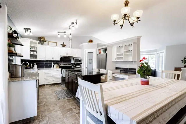 6019 Park Place, Taber 5
