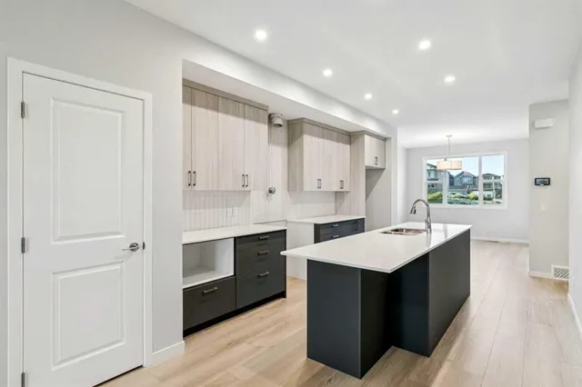 58 Creekview Ave, Calgary 4
