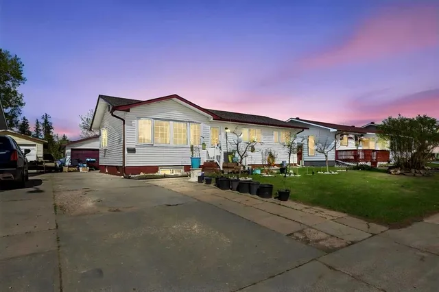 34 Biggs Ave, Fort McMurray 2