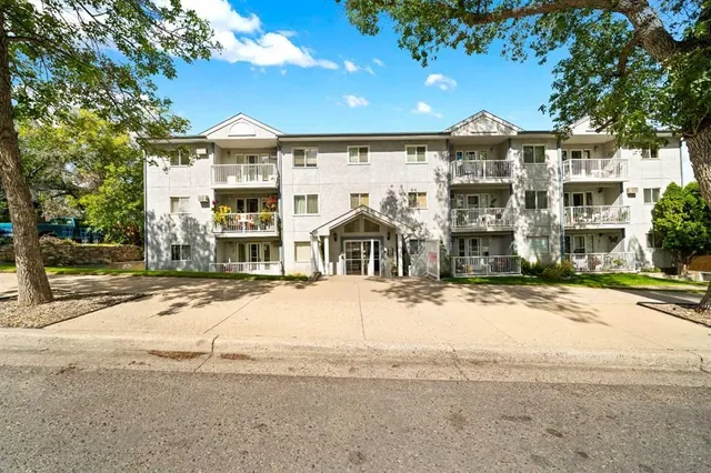 252 4 St #303, Medicine Hat 2