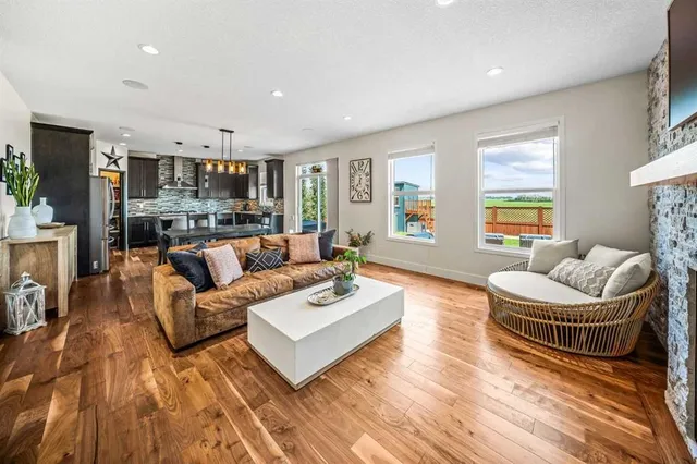 110 Kinniburgh Rd, Chestermere 5