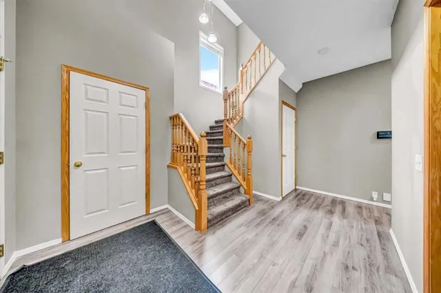 1150 Prestwick Cir, Calgary 5