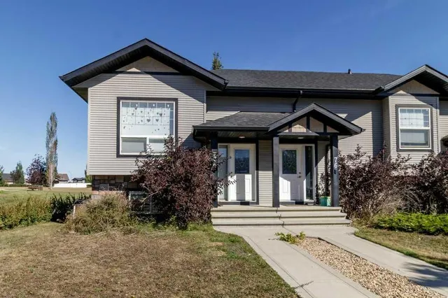 74 Hawkridge Blvd, Penhold 2
