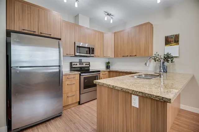 300 Marina Dr #124, Chestermere 5