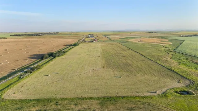 578099 83 St, Rural Foothills County 5