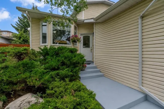 139 Shawnessy Dr, Calgary 2