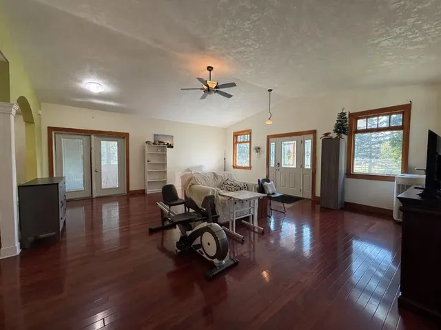 Railway Avenue #1404, Enilda 5