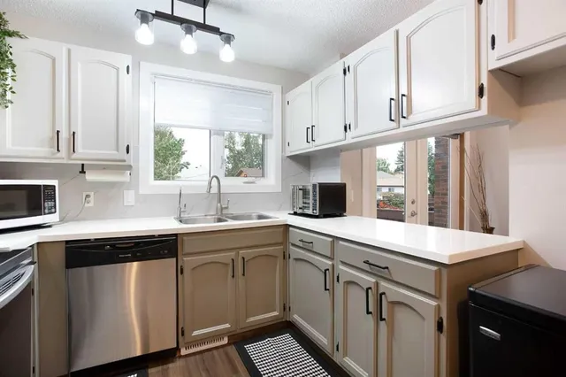 6103 Madigan Dr #50, Calgary 5