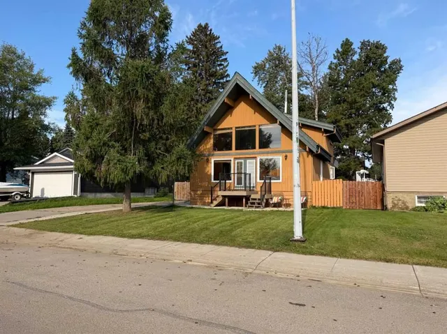 1104 10 St, Slave Lake 2