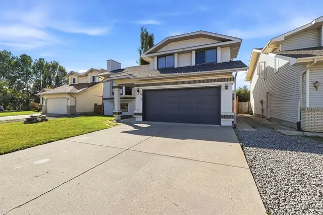 5711 61 Ave, Rocky Mountain House 2