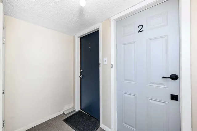 2311 17A St #1, Calgary 5