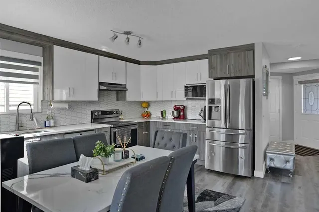 254 Hidden Spring Mews, Calgary 4