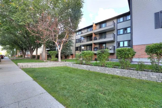 727 56 Ave #401, Calgary 3