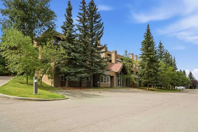 219 Village Terr #7, Calgary 2