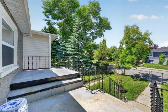1212 Bantry St, Calgary 2
