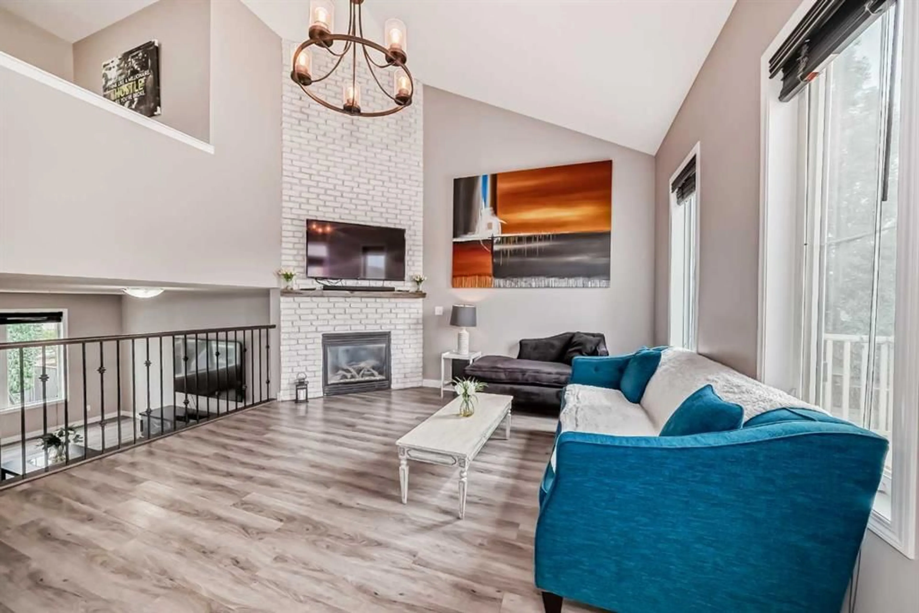 pillar/IMG-A2342413_1.jpg