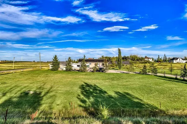6 Gunnstone Gdns, Calgary 3