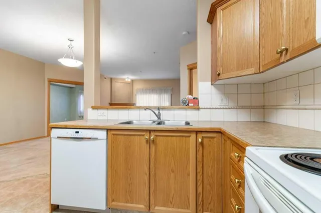 5300 48 St #118, Red Deer 5