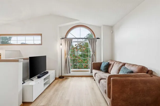 99 Mt Allan Cir, Calgary 3