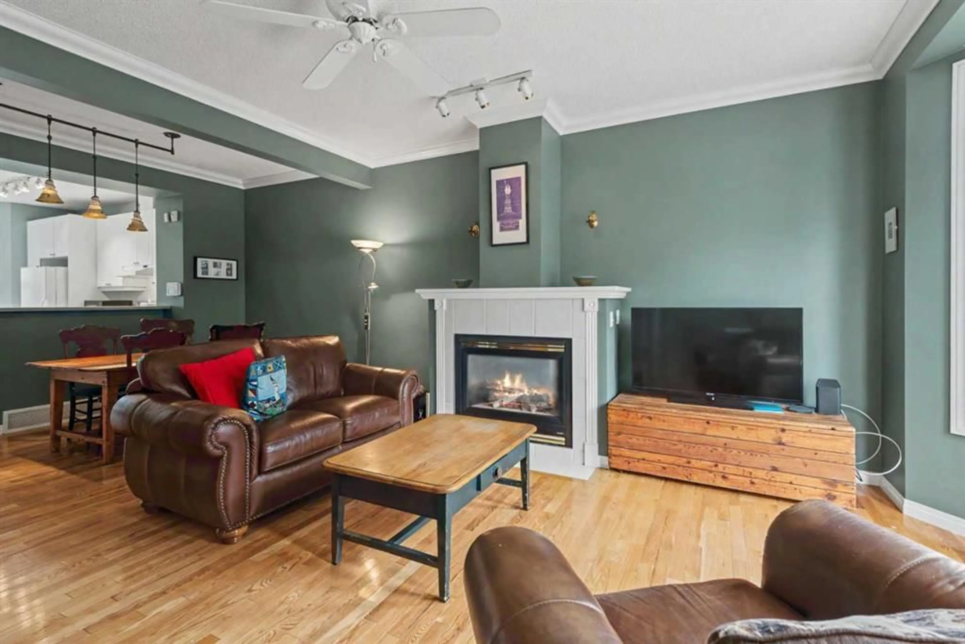 pillar/IMG-A2342528_2.jpg