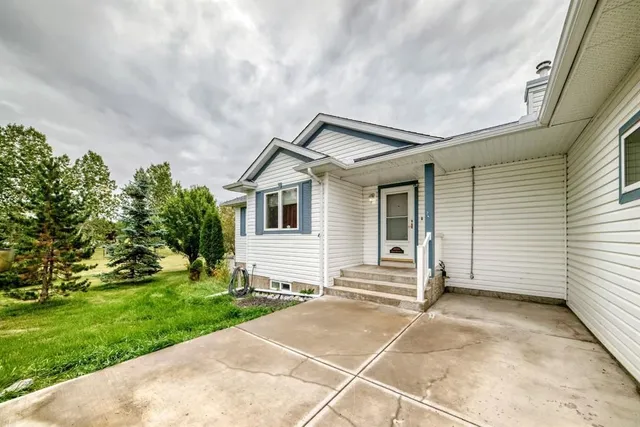 292251 Butte Hills Dr, Rural Rocky View County 4