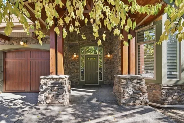 115 Dyrgas Gate, Canmore 2