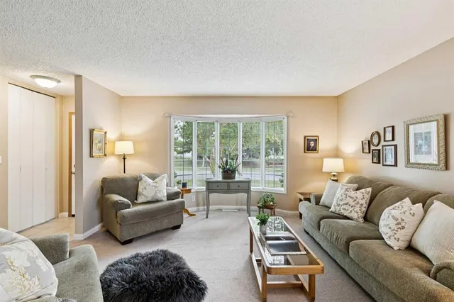 4919 Marlborough Dr, Calgary 4