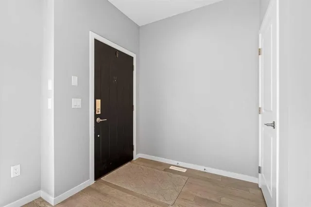3304 2 St, Calgary 3