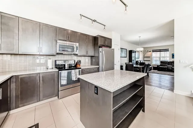 6 Nolan Hill Gate, Calgary 5
