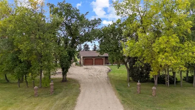 5220 68 St, Camrose 4