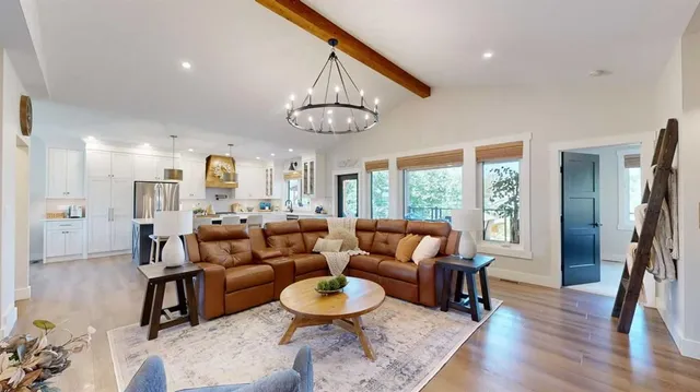 2 Marina Cres, Rochon Sands 4