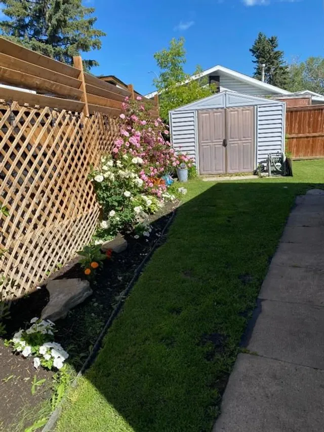 124 Big Springs Dr, Airdrie 3