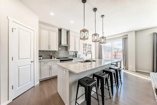 101 Belmont Terr, Calgary 4