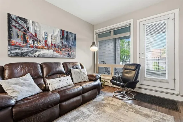 823 5 Ave #121, Calgary 2