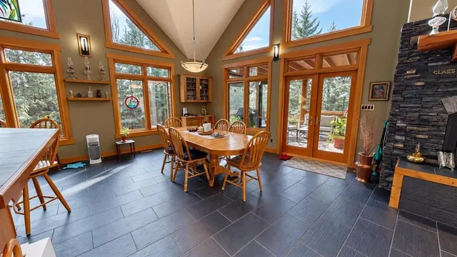 618 Peacock Close, Rural Camrose County 5