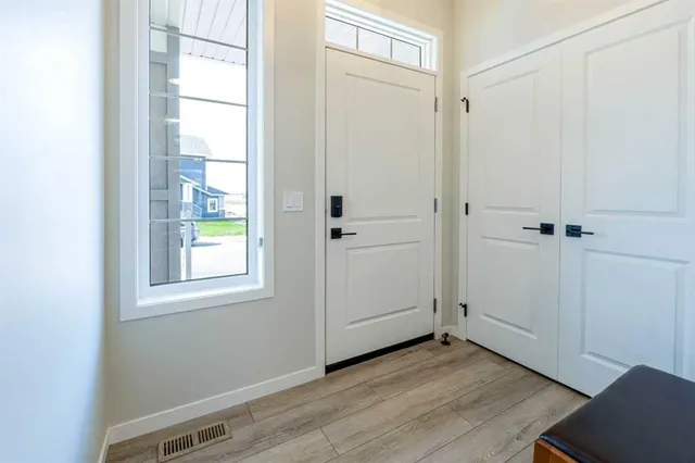 321 Ellen Pk, Crossfield 3