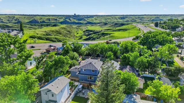925 7 St, Lethbridge 3