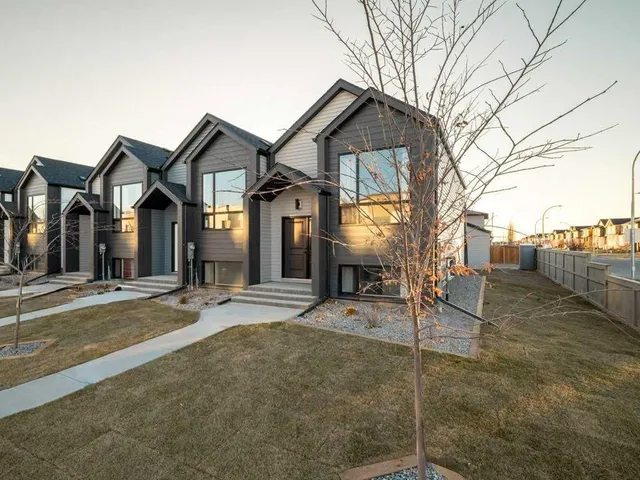 3012 47 St, Lethbridge 2