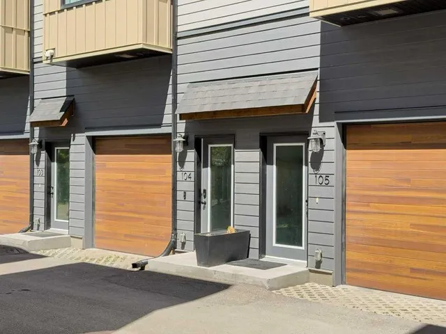 1106 Bow Valley Trail #104, Canmore 4