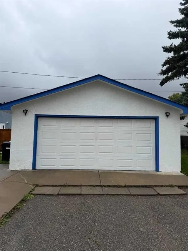 1805 OLYMPIA Dr, Calgary 2
