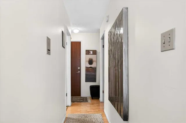 916 3 Ave #5, Calgary 2