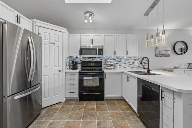 2046 New Brighton Gdns, Calgary 4